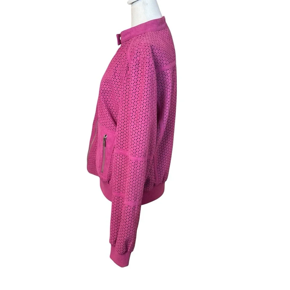 Kenneth Cole excellent pre